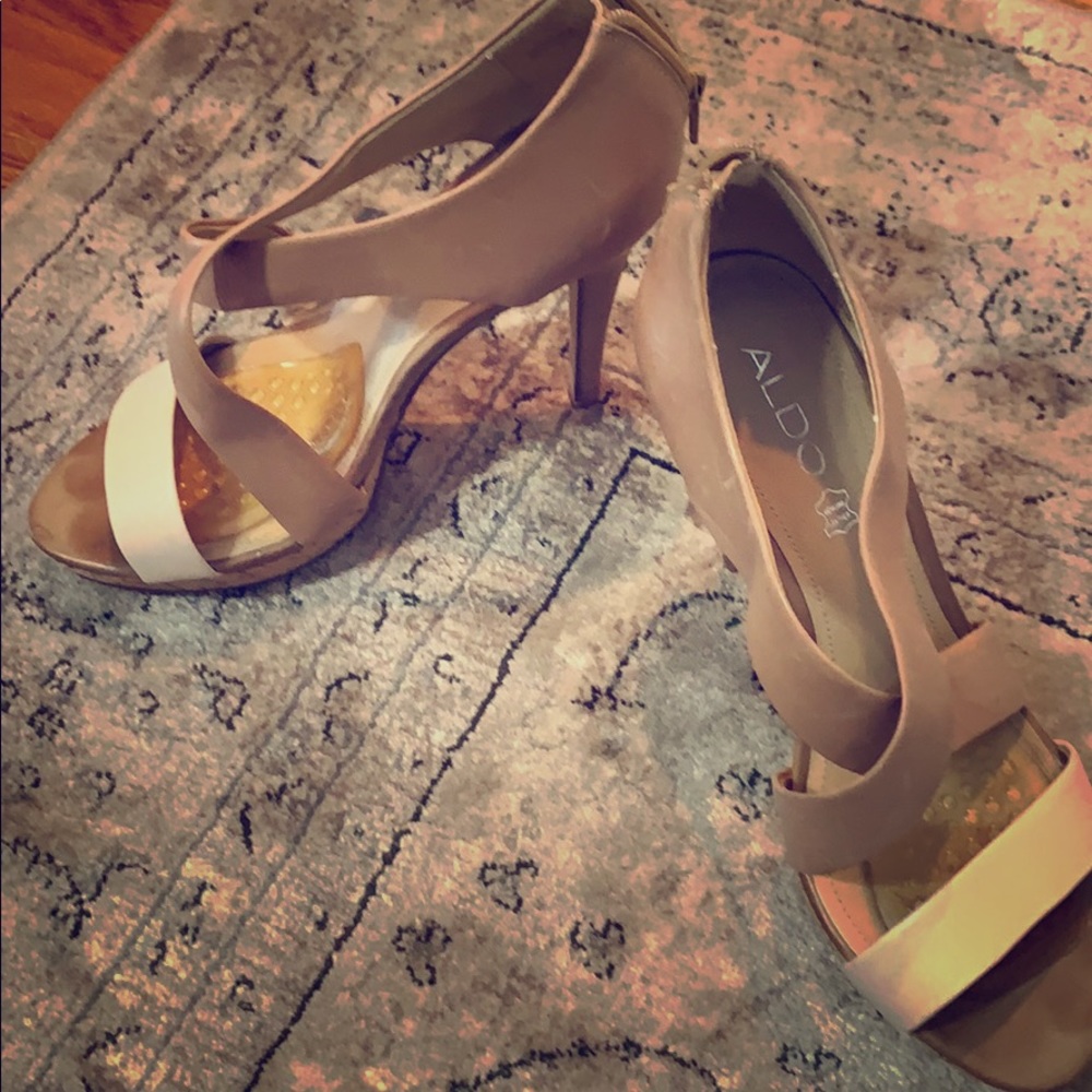 Aldo beige leather heels